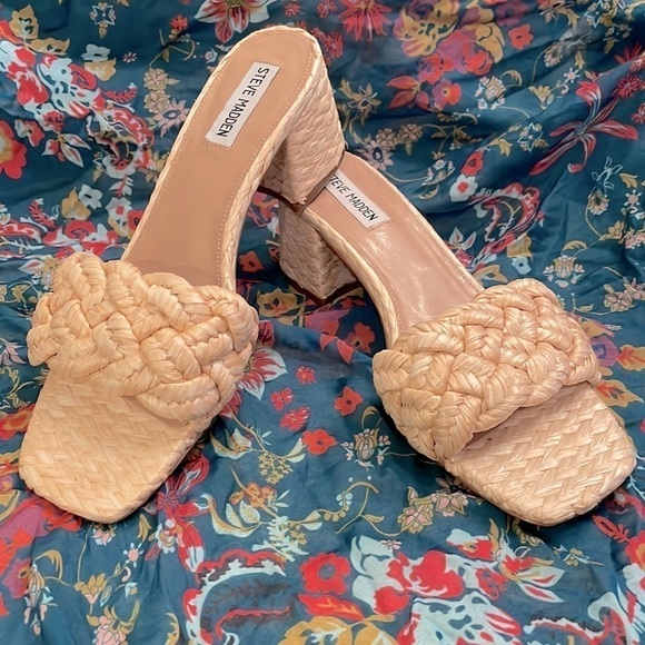 Brand New Steve Madden Braided Natural Straw Large Strap Slides Heeled Sandals - Picture 1 of 14